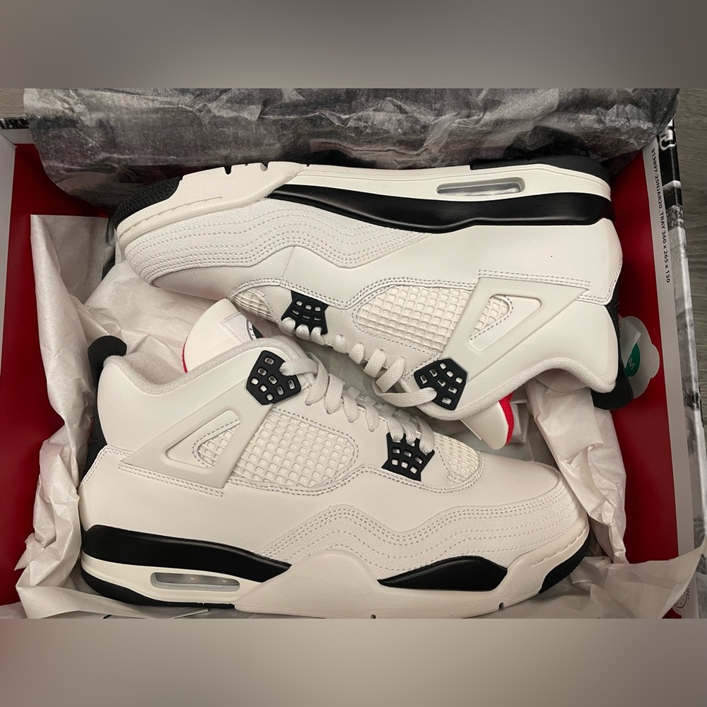 Jordan 4 Retro Flight Club